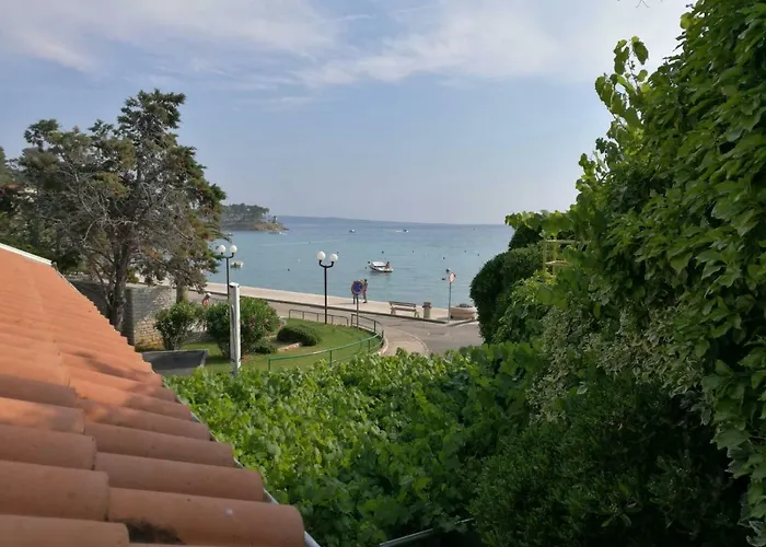 Seaside Katrine Banjol